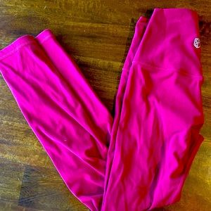 Workout leggings for weightlifting or HIIT